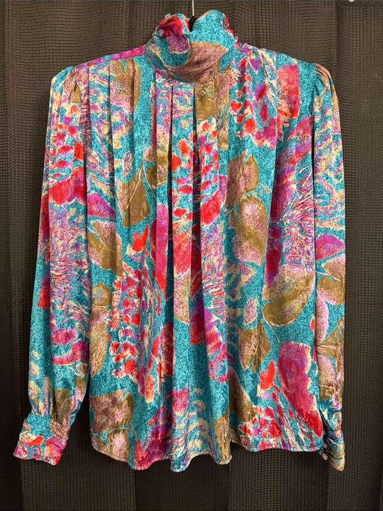 Tess Tops - VTG Tess High-Neck Floral Blouse in Teal and Pink w/Ruching & button cuffs Sz 8